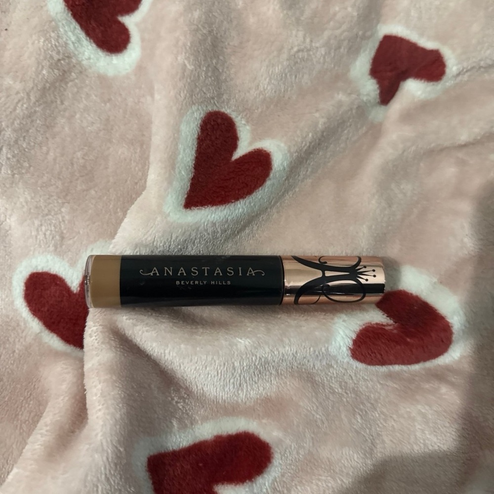 Anastasia Beverly Hills Tan Concealer